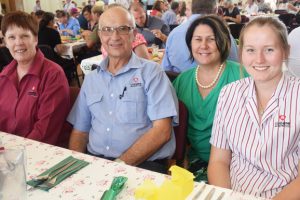 Diners Dig Deep For Christmas