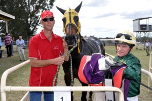 Colourful Crowd Brightens Spring Meeting