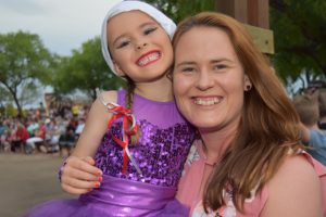 Kingaroy Crowd Enjoys Christmas Fun