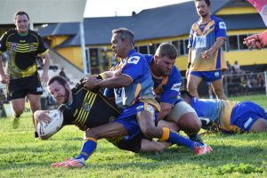 Wolves Snap At Murgon’s Heels