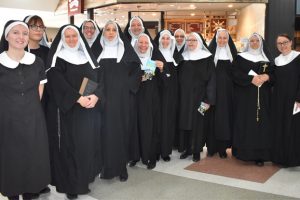 Sound Of Music Serenades Shoppers