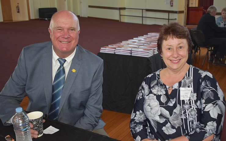 Governor Praises 'Spirit Of Enterprise' - southburnett.com.au