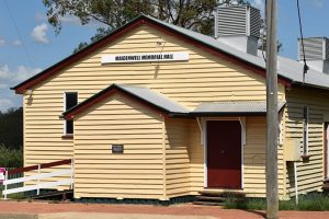 Maidenwell Lights Up For Christmas