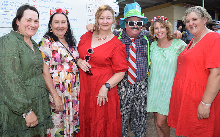 Festive Fun At Nanango Races Festive Fun At Nanango Races