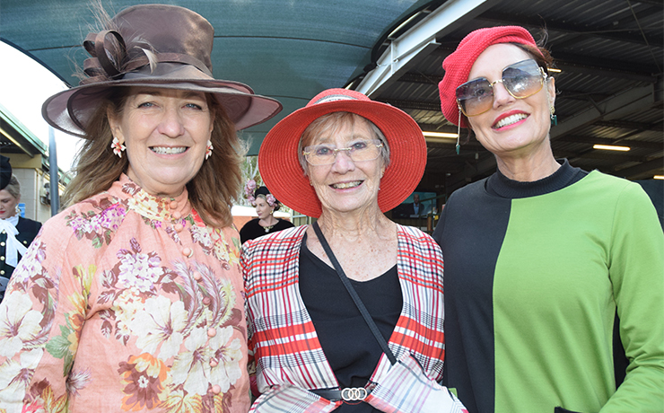 Extra Attractions At Autumn Races